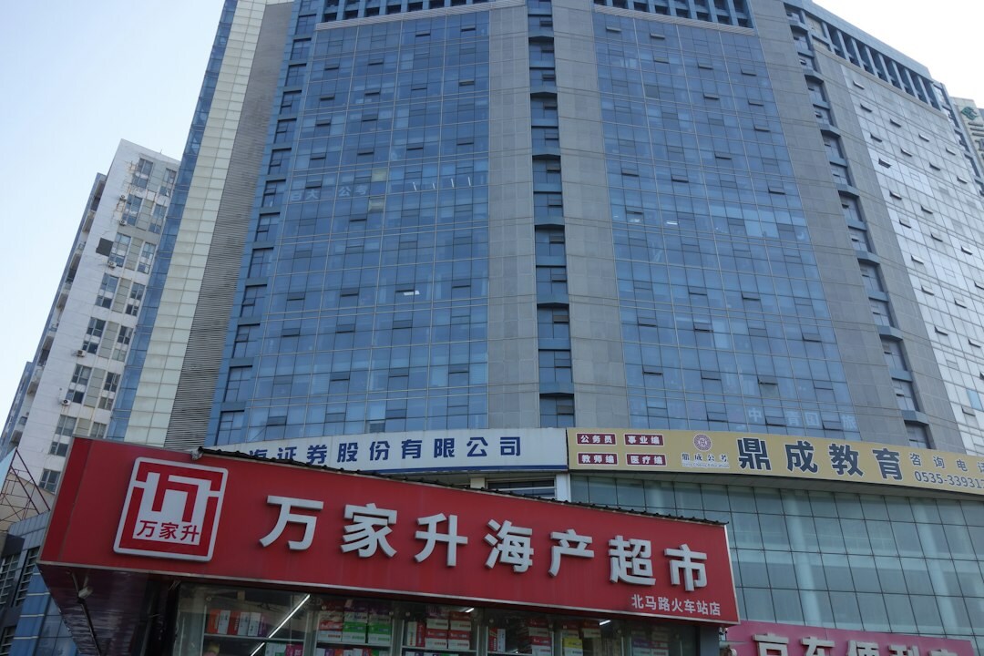 commercial real estate storefront